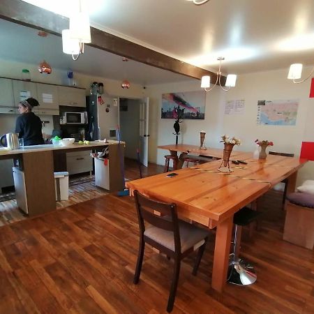 Refugio Bulnes Hostel Пуерто Наталес Екстериор снимка