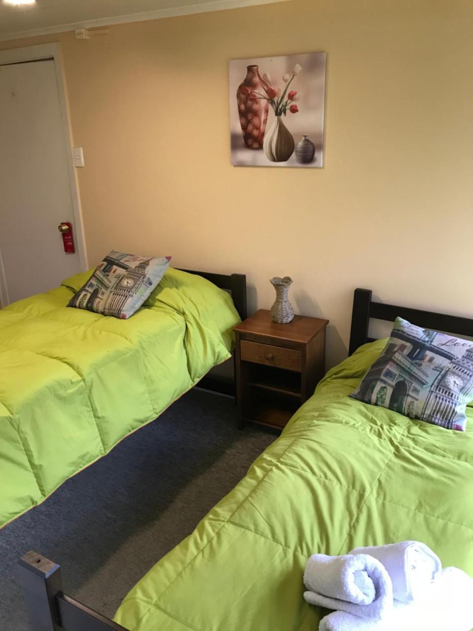 Refugio Bulnes Hostel Пуерто Наталес Екстериор снимка